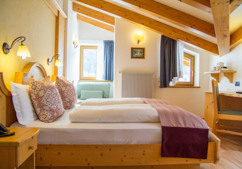 Camera Romantic Hotel Genzianella Ziano di Fiemme Trentino (26) 1250