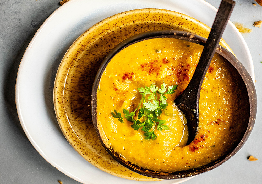 Pollo al curry e mele rosse