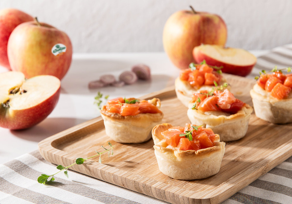 Tarte tatin di mele con trota marinata