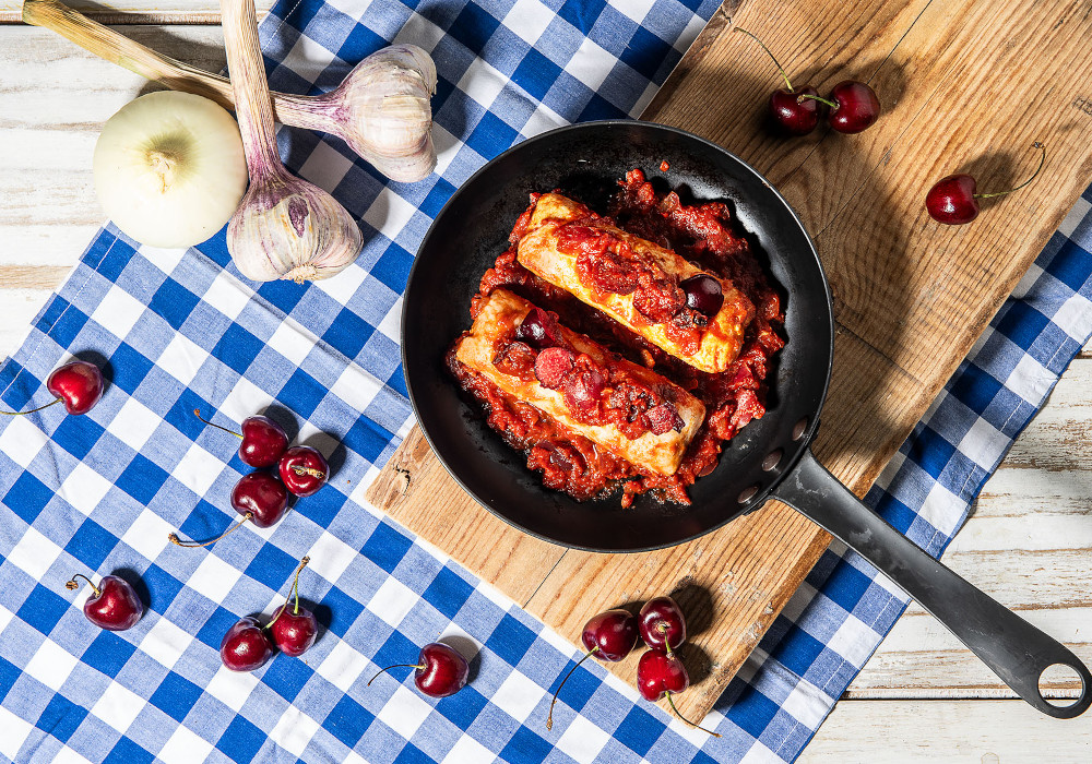 Baccalà in umido con salsa di ciliegie