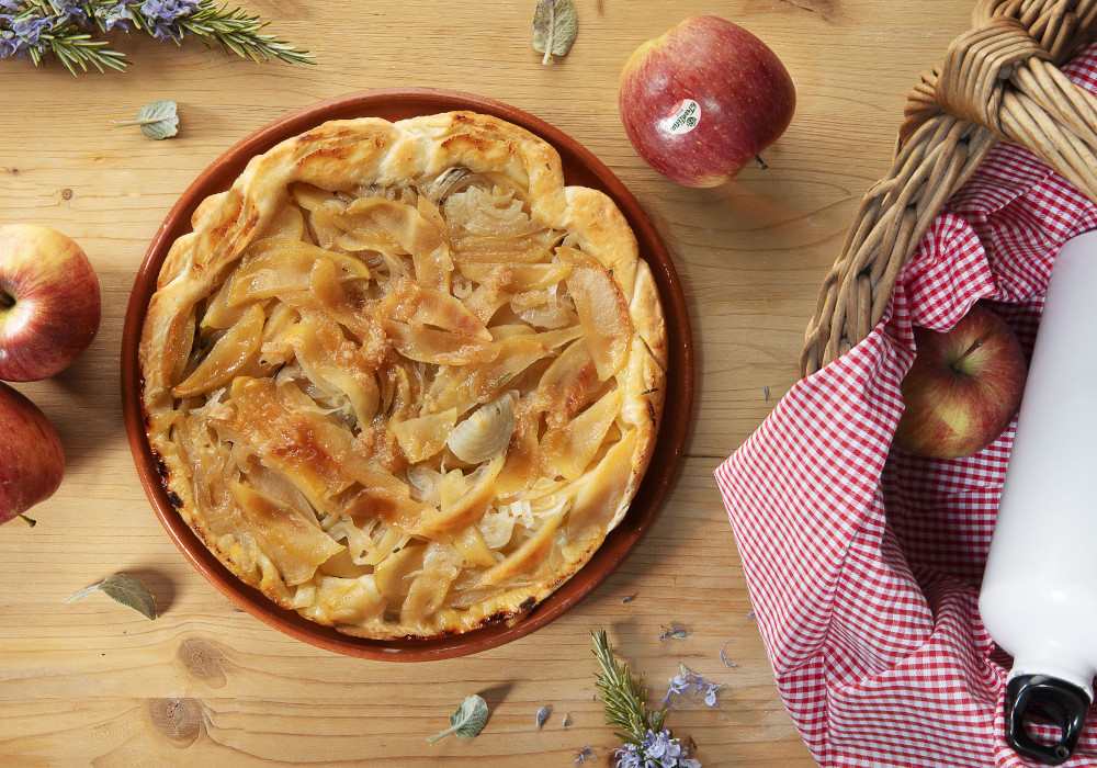 Torta rovesciata di mele e cipolle